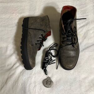 Wolverine 1000 mile Vic Mensa mid sneaker boot